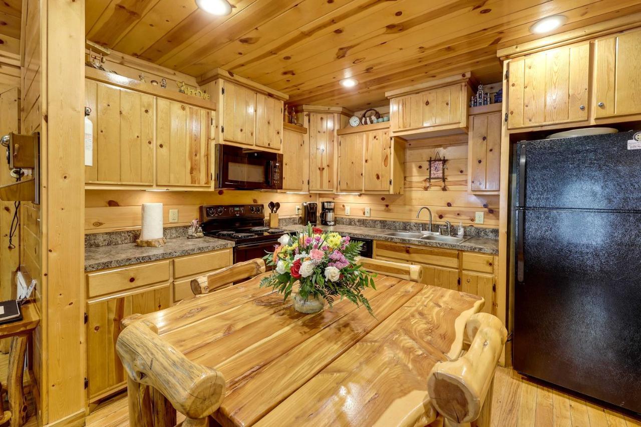 Broken Bow Rental Cabin With Hot Tub And Bar Eksteriør billede