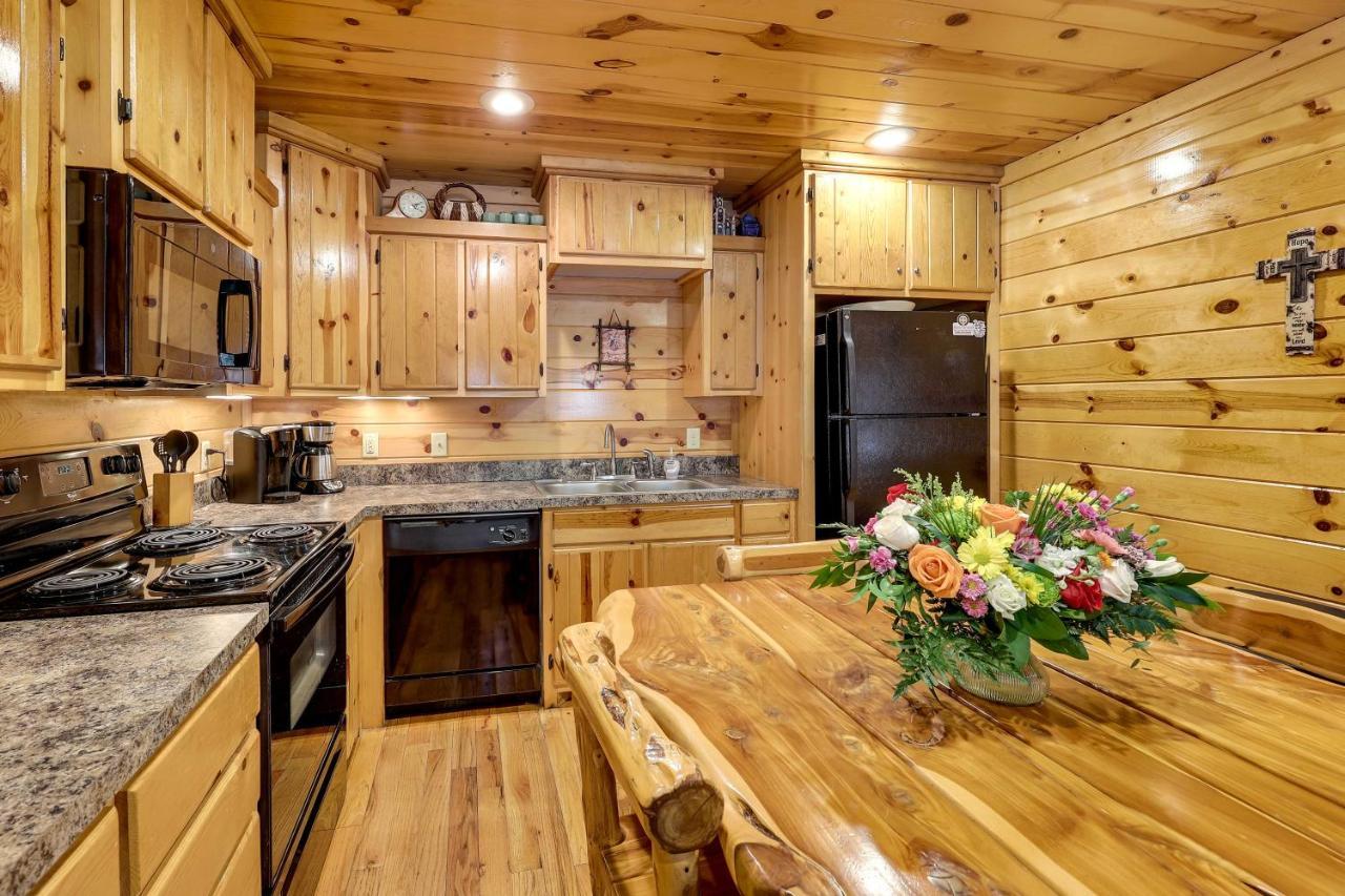 Broken Bow Rental Cabin With Hot Tub And Bar Eksteriør billede