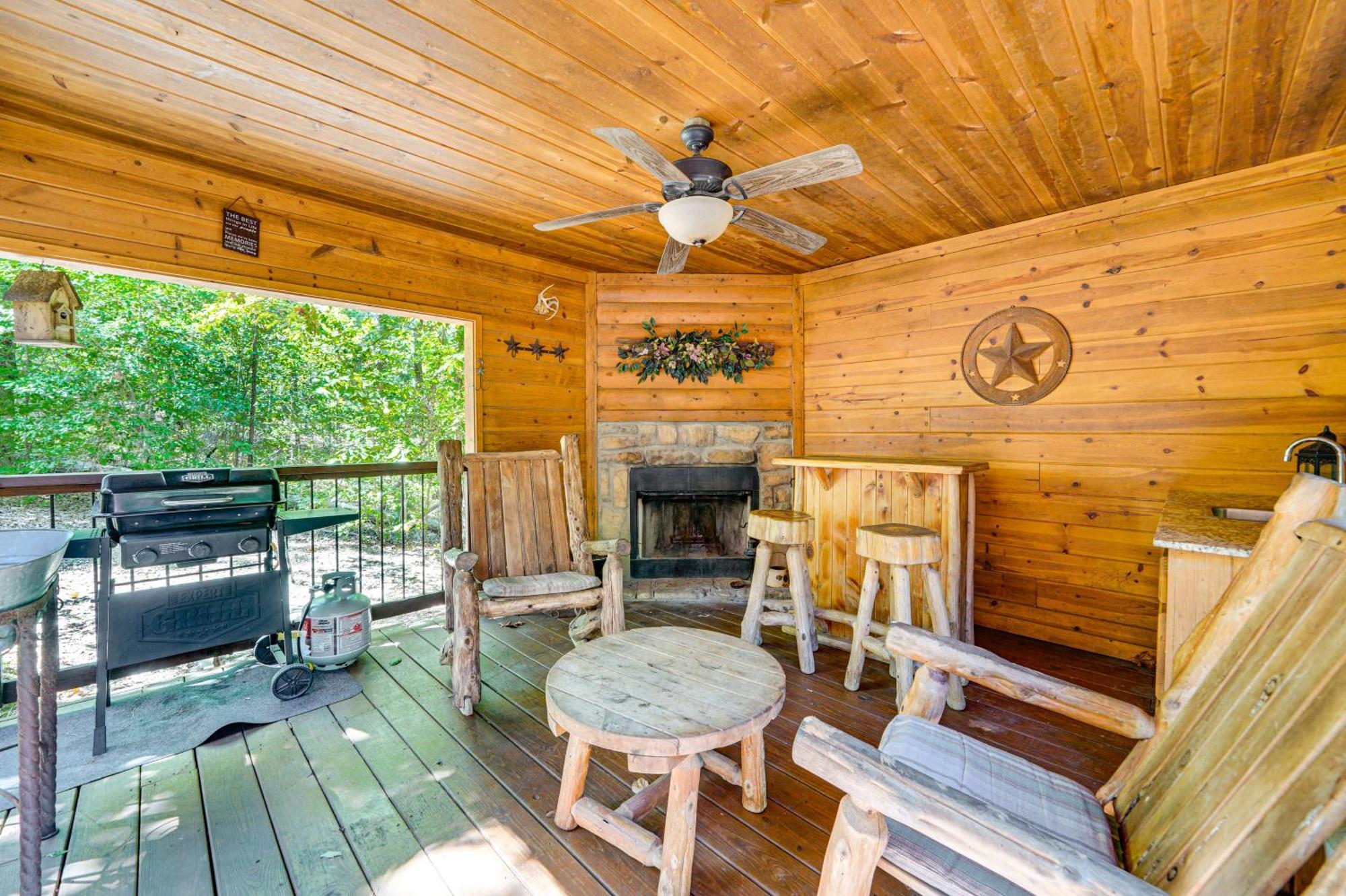 Broken Bow Rental Cabin With Hot Tub And Bar Eksteriør billede